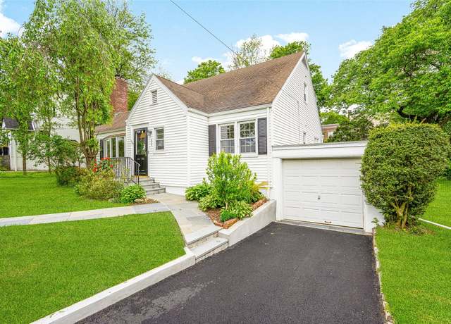 Property at 208 Wagner Ave, Mamaroneck, NY 10543, 5 beds, 2 baths