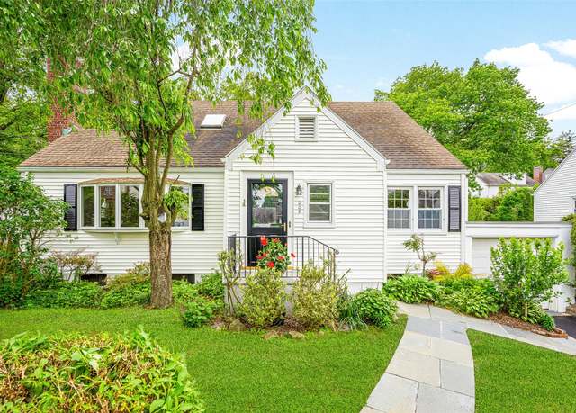 Property at 208 Wagner Ave, Mamaroneck, NY 10543, 5 beds, 2 baths