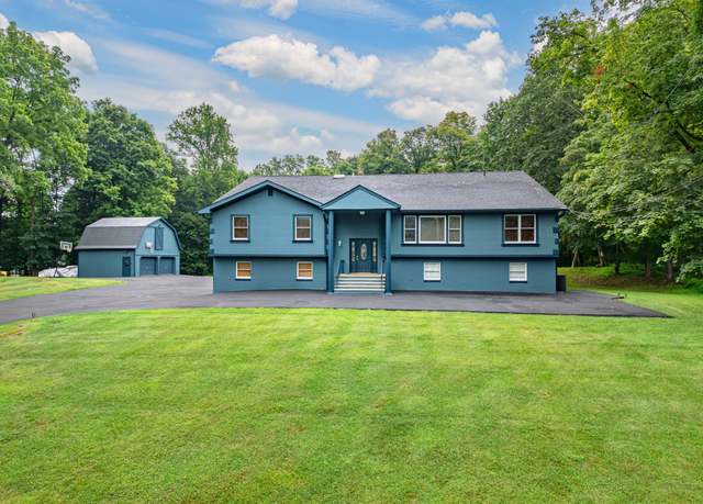 Property at 30 N Lynn St, Warwick, NY 10990, 7 beds, 6.5 baths