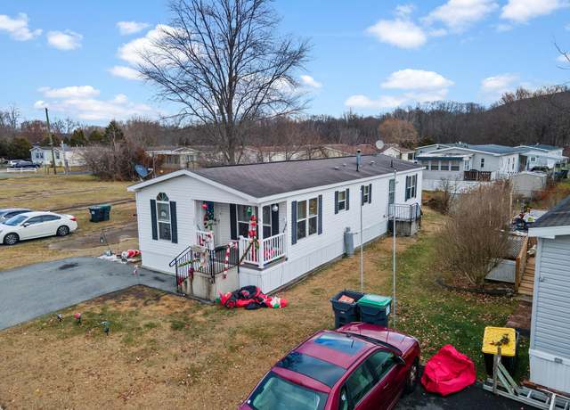 Property at 160 Democracy Ln, Washingtonville, NY 10992, 3 beds, 2 baths