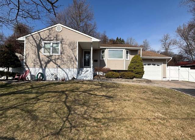 Property at 49 N Lexow Ave, Nanuet, NY 10954, 3 beds, 2 baths