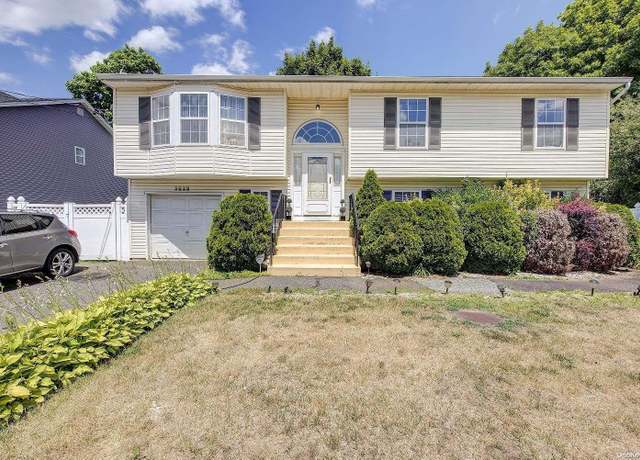 Property at 1203 Little East Neck Rd, West Babylon, NY 11704, 5 beds, 3 baths