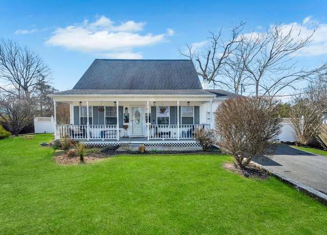 Property at 4 Astoria Rd, Mastic Beach, NY 11951, 3 beds, 2 baths