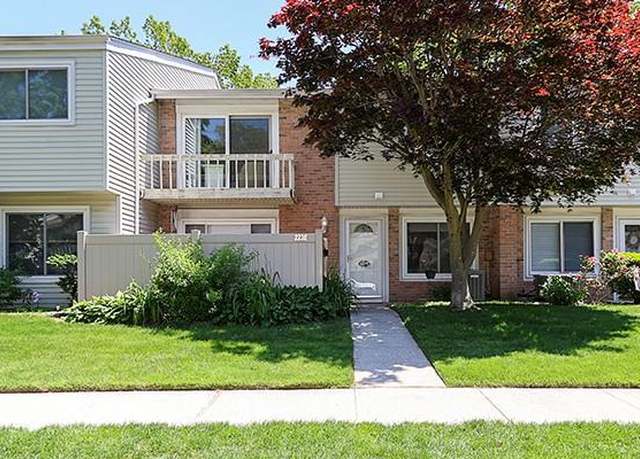 Property at 223 Springmeadow Dr Unit E, Holbrook, NY 11741, 2 beds, 1.5 baths