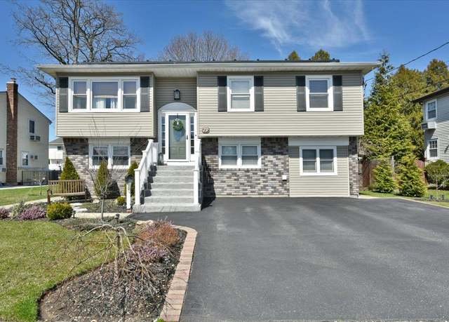 Property at 79 Commonwealth Ave, Massapequa, NY 11758, 5 beds, 3 baths