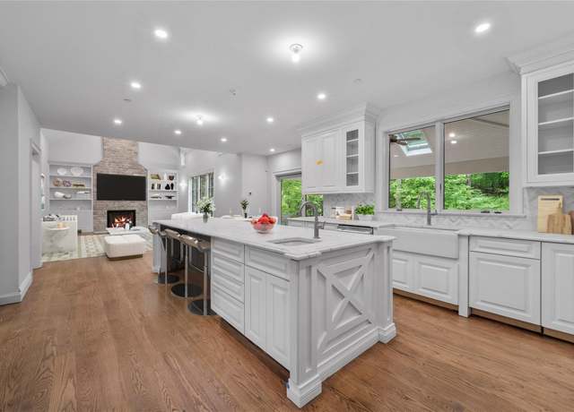 Property at 3 Hageman Ct, Katonah, NY 10536, 4 beds, 3.5 baths