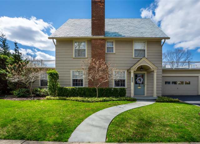 Property at 118 Euston Rd, Garden City, NY 11530, 4 beds, 4.5 baths
