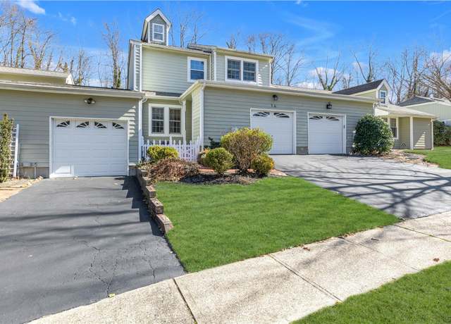 Property at 14 Victorian Ct, Huntington, NY 11743, 3 beds, 2.5 baths