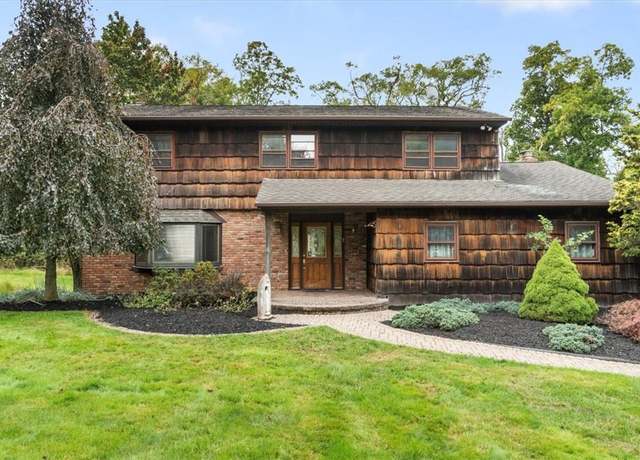 Property at 23 Cunningham Dr, Monroe, NY 10950, 5 beds, 3.5 baths