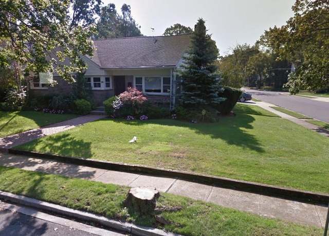 Property at 86 Voorhis Ave, Rockville Centre, NY 11570, 4 beds, 3.5 baths