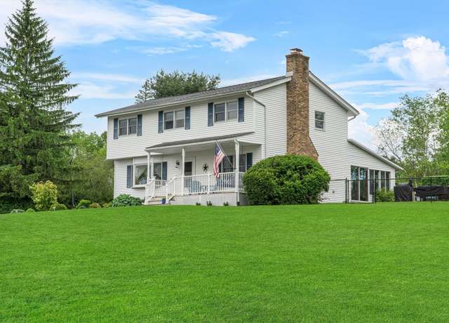Property at 21 Hilo Dr, Campbell Hall, NY 10916, 4 beds, 2.5 baths