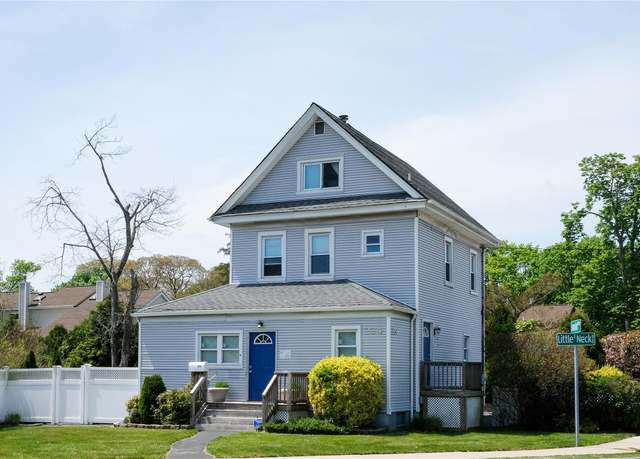 Property at 224 Little East Neck Rd, West Babylon, NY 11704, 4 beds, 2.5 baths
