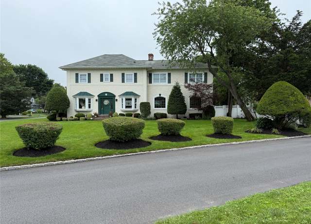 Property at 1 Bayview Ave, Islip, NY 11751, 4 beds, 3.5 baths