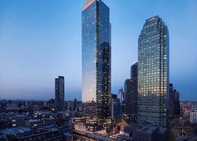 Property at 3 Court Sq #3305, Long Island City, NY 11101, 2 beds, 2 baths