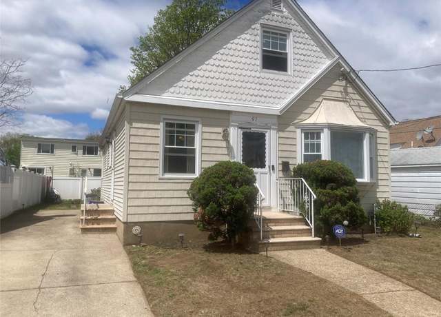 Property at 97 Todd Rd, Valley Stream, NY 11580, 4 beds, 1 bath