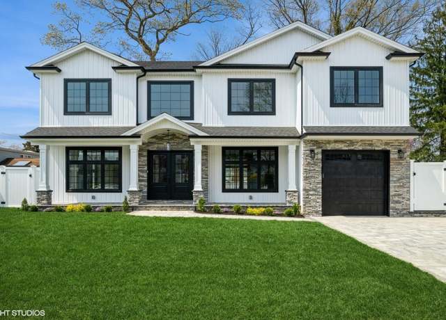 Property at 1750 Lehigh Rd, Wantagh, NY 11793, 4 beds, 2.5 baths