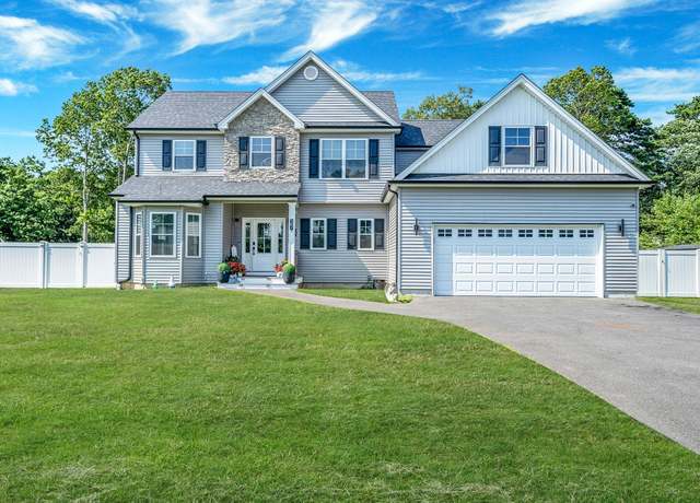 Property at 37 William St, Bohemia, NY 11716, 6 beds, 3.5 baths