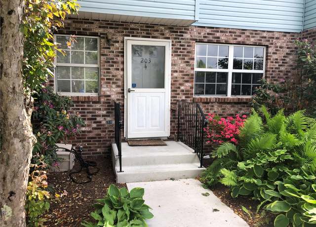 Property at 203 Briarwood Ct, New Paltz, NY 12561, 3 beds, 2 baths