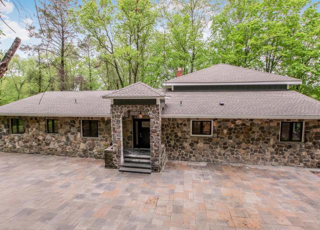 Property at 38 Mountain Side Trl, Cortlandt Manor, NY 10567, 4 beds, 3 baths