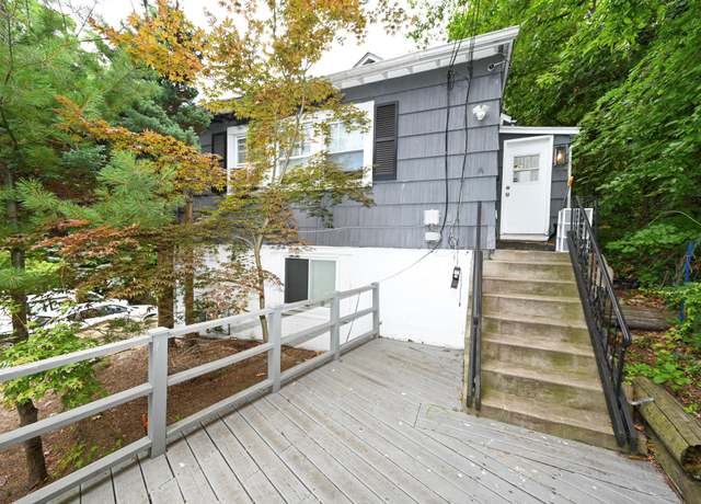 Property at 17 Hammond Rd, Glen Cove, NY 11542, 4 beds, 3 baths
