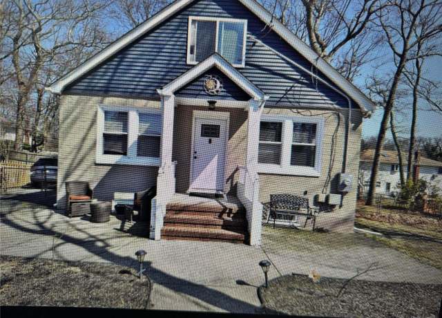 Property at 53 W 8th St, Ronkonkoma, NY 11779, 4 beds, 1.5 baths
