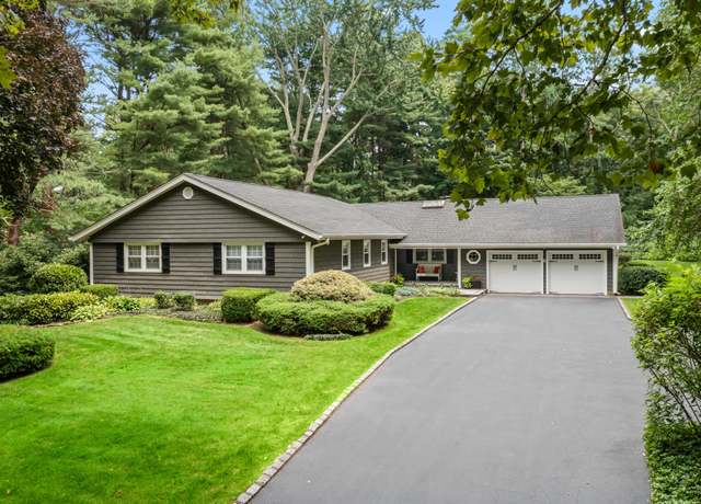 Property at 4 S Hollow Rd, Dix Hills, NY 11746, 5 beds, 2.5 baths