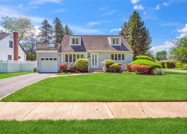 Property at 2714 N Shelley Rd, Bellmore, NY 11710, 4 beds, 2 baths