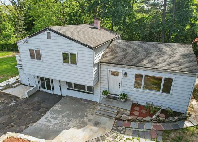 Property at 1 Renee Gate St, Cortlandt Manor, NY 10567, 3 beds, 1 bath