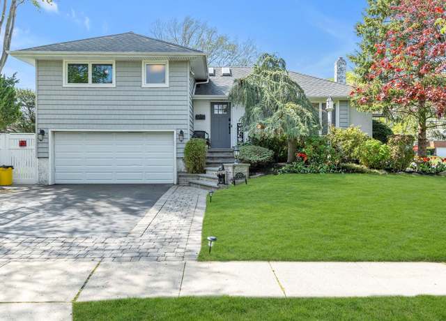 Property at 20 Village Rd, Syosset, NY 11791, 3 beds, 2.5 baths
