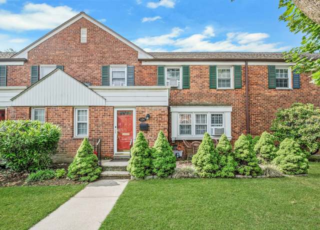 Property at 124 Robins #124, New Rochelle, NY 10801, 3 beds, 1.5 baths
