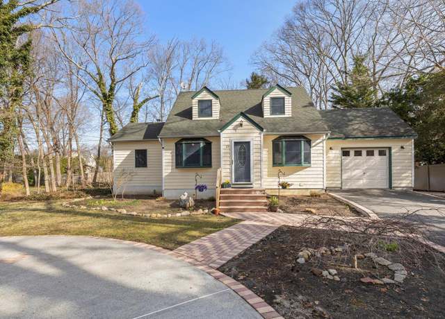 Property at 13 Teed St, Huntington Station, NY 11746, 3 beds, 2 baths