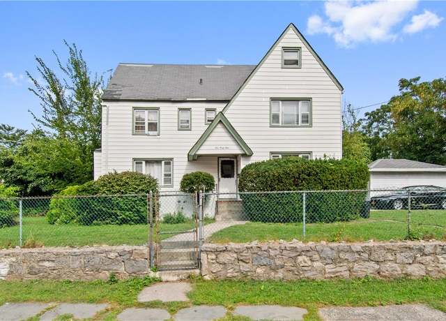 Property at 149 Remington Pl, New Rochelle, NY 10801, 5 beds, 2.5 baths