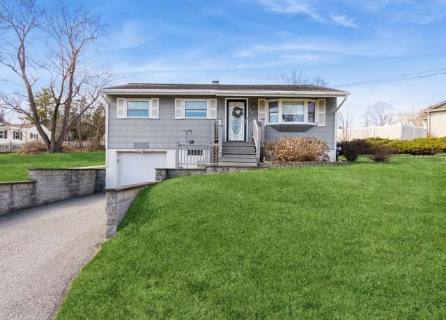 Property at 70 Cumberland Rd, Fishkill, NY 12524, 2 beds, 1 bath