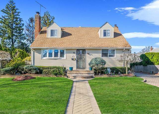 Property at 11 Northcote Rd, Westbury, NY 11590, 4 beds, 2 baths