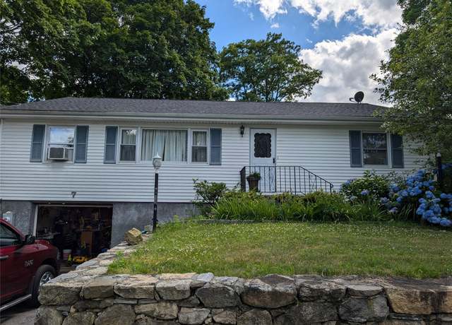 Property at 7 Sunset Dr, Yorktown Heights, NY 10598, 3 beds, 1 bath