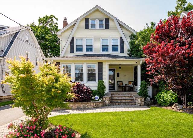 Property at 344 N Forest Ave, Rockville Centre, NY 11570, 3 beds, 2 baths
