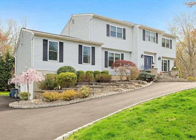 Property at 19 White Birch Ct, New City, NY 10956, 5 beds, 4 baths