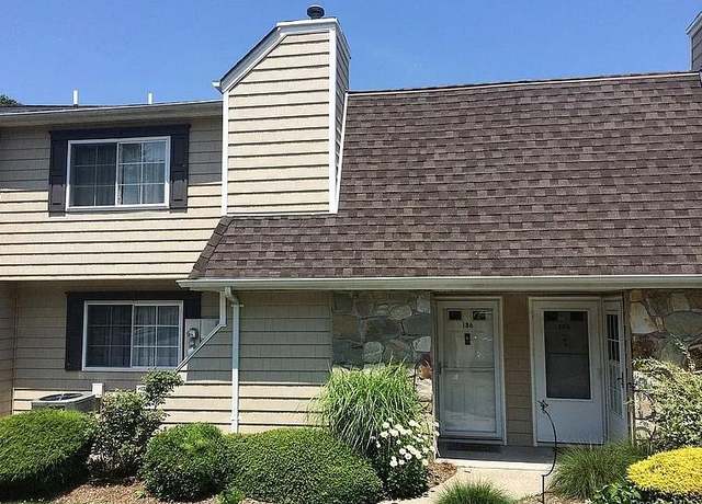 Property at 186 Lake Pointe Cir #186, Middle Island, NY 11953, 2 beds, 1 bath