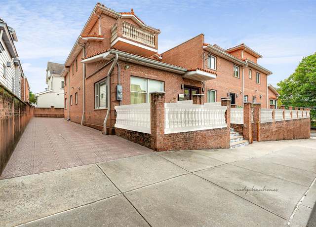 Property at 5810 83rd Pl, Middle Village, NY 11379, 5 beds, 4.5 baths