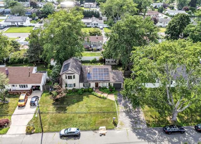 Property at 3110 Kane Ave, Medford, NY 11763, 6 beds, 2 baths