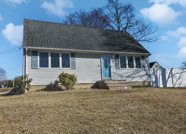 Property at 30 Lehigh, Brookhaven, NY 11720, 4 beds, 1 bath