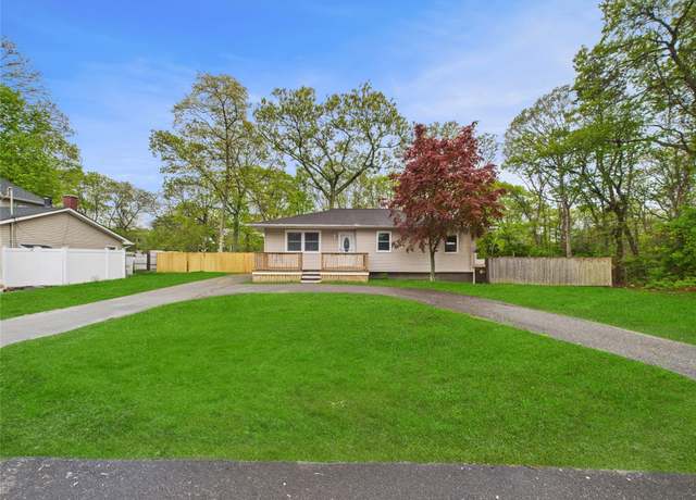 Property at 170 Mastic Blvd, Mastic, NY 11950, 3 beds, 3 baths