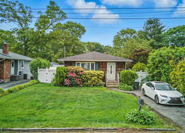 Property at 70 Pennwood Dr, Mastic Beach, NY 11951, 3 beds, 2 baths