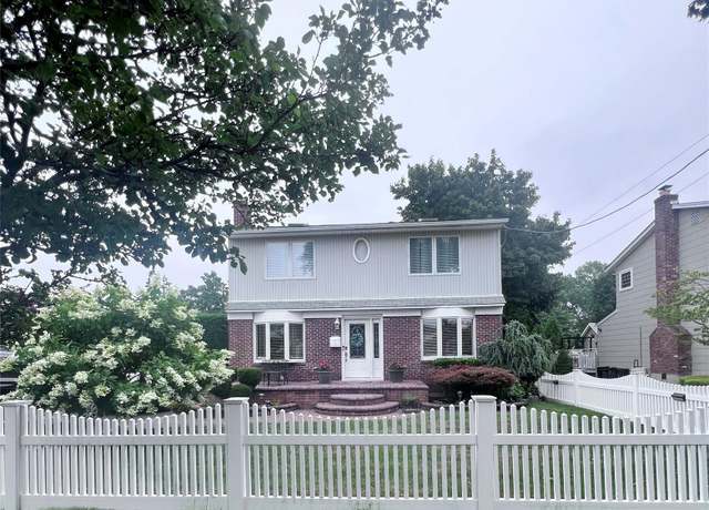 Property at 725 Clemons St, North Bellmore, NY 11710, 3 beds, 2 baths