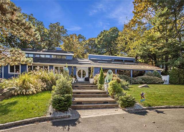 Property at 30 Fox Hollow Ridin Rd, Northport, NY 11768, 6 beds, 4.5 baths