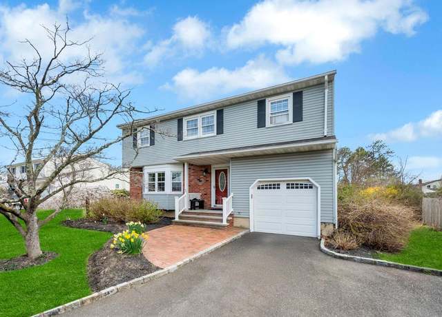 Property at 174 7th St, Bohemia, NY 11716, 4 beds, 2.5 baths