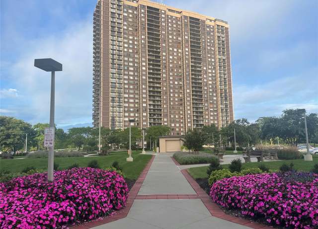 Property at 27010 Grand Central Pkwy Unit 15R, Floral Park, NY 11005, 1 bed, 1.5 baths