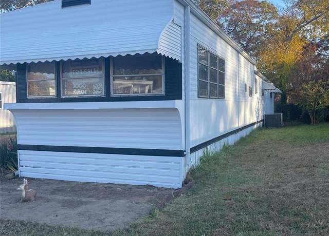 Property at 1661-308 Old Country Rd #308, Riverhead, NY 11901, 2 beds, 1 bath