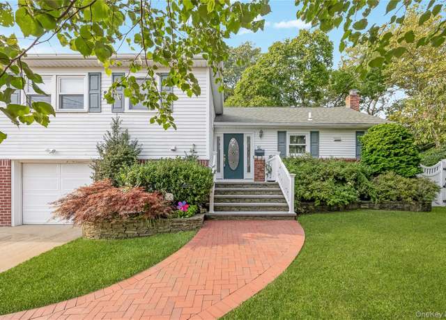 Property at 42 Richard Pl, Massapequa Park, NY 11762, 3 beds, 3 baths