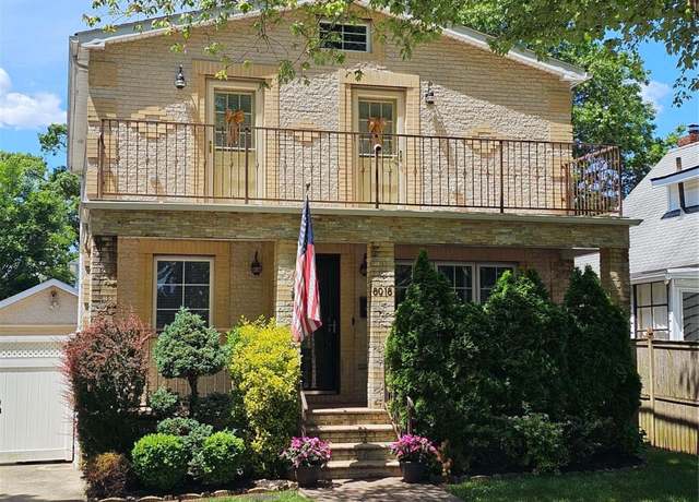 Property at 80-18 261st St, Glen Oaks, NY 11004, 4 beds, 3.5 baths